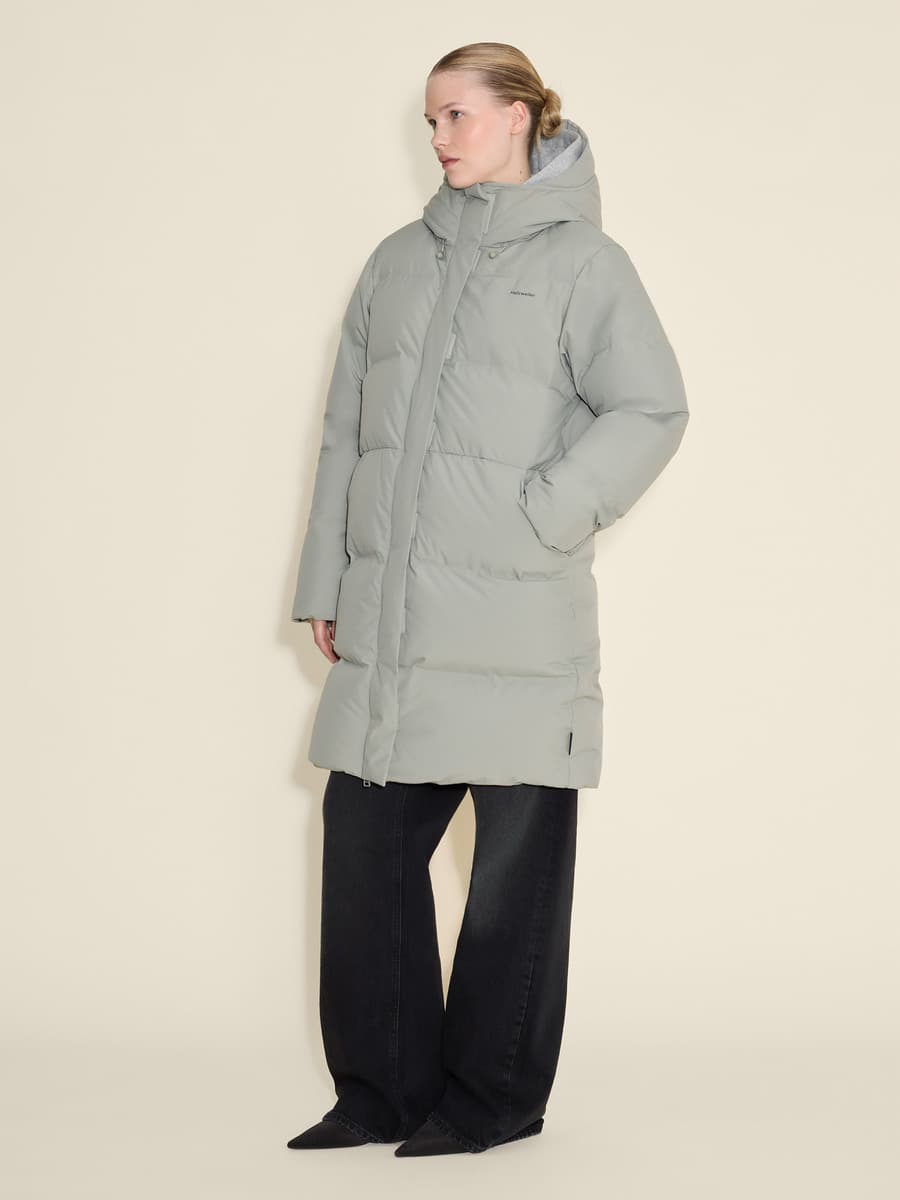 Loen Down Jacket