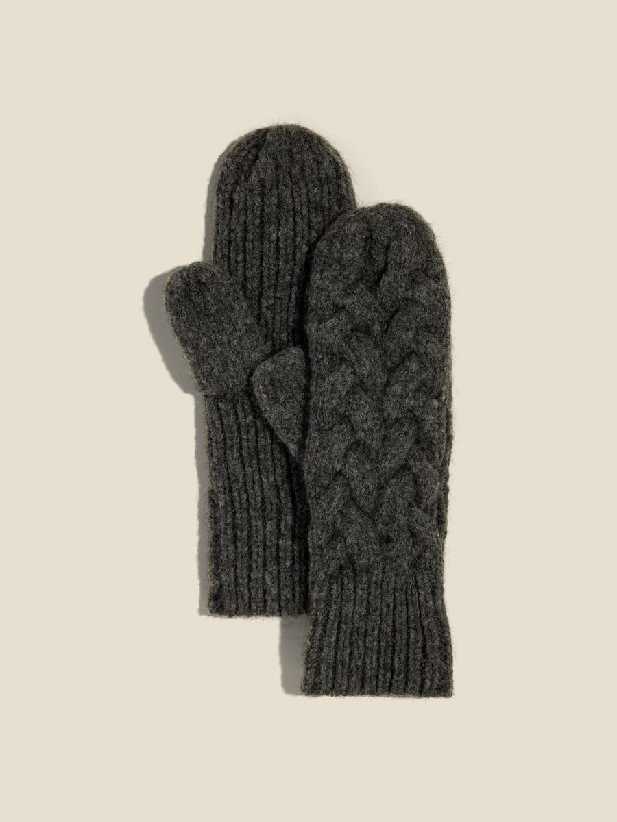 Chia Cable Mittens