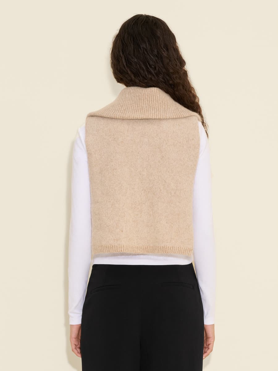 Tine Knit Zip Bib