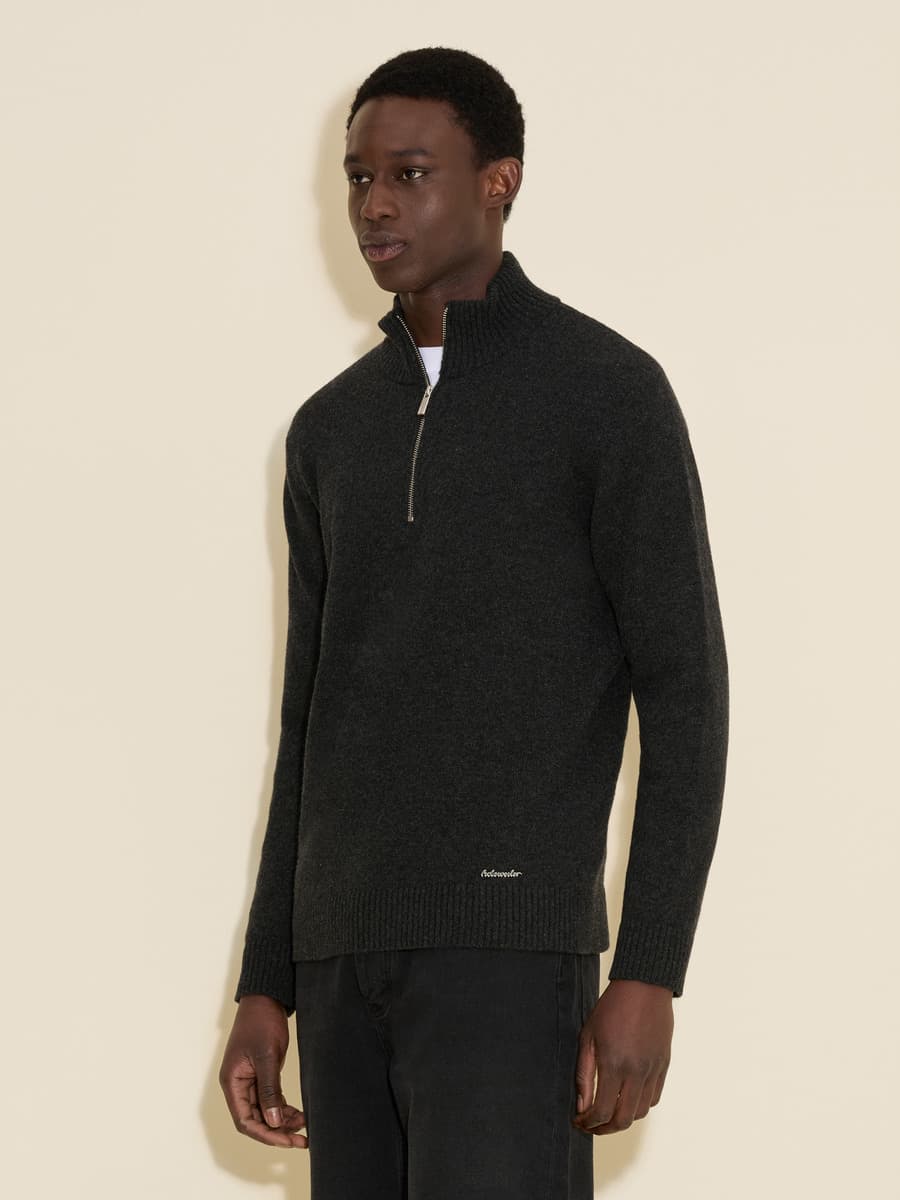 M. Lambswool Half Zip Turtle