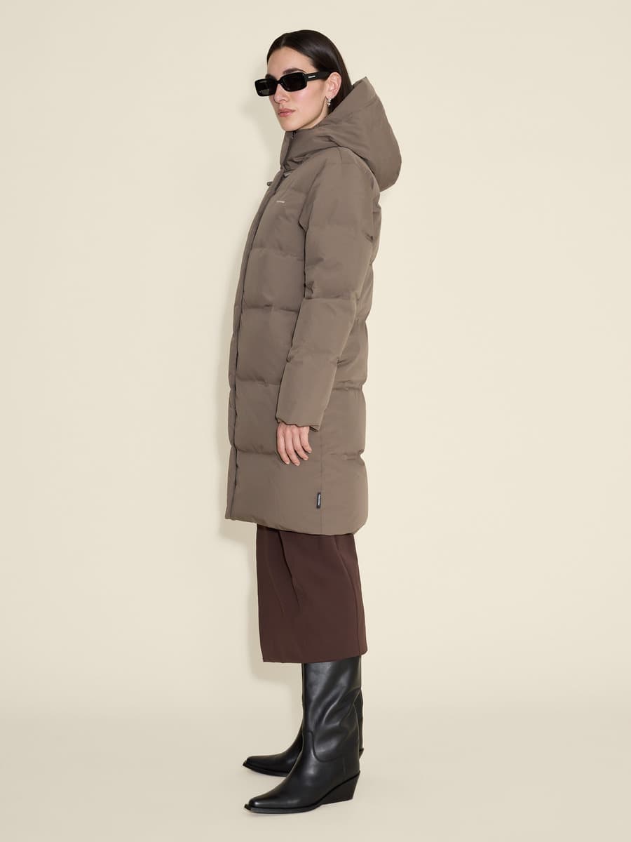 Loen Down Jacket