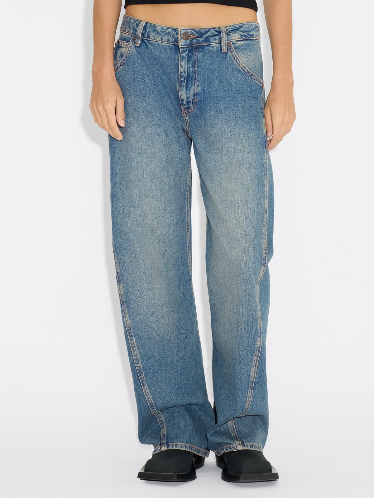 Elm Barrel Jeans